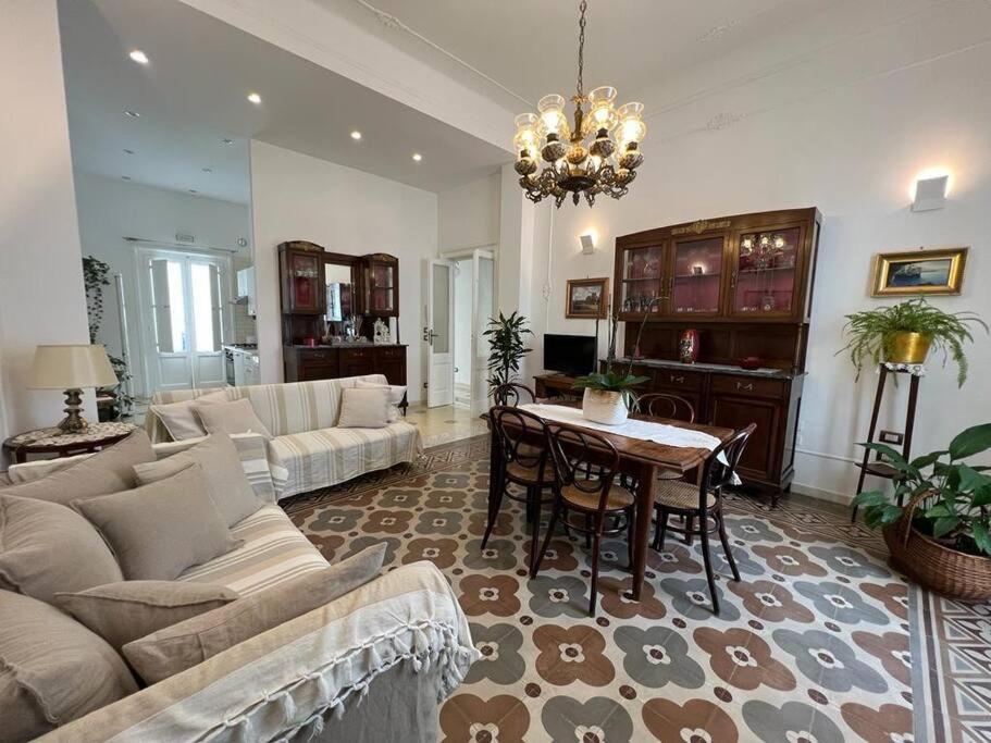 Lux Domus Apartment Bari Eksteriør bilde