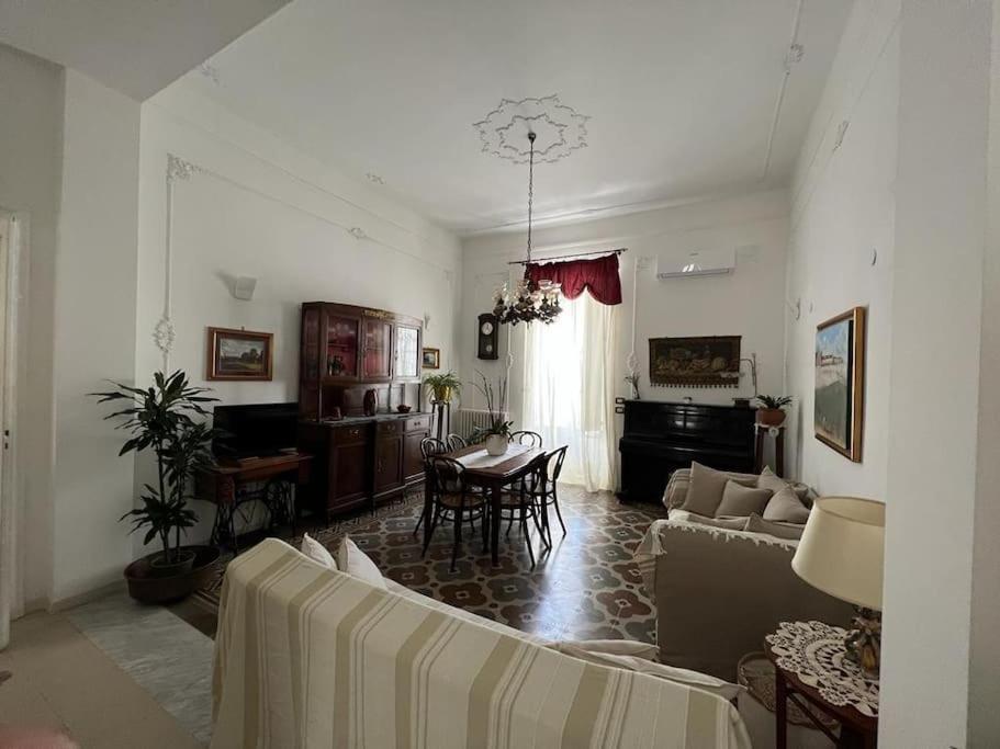 Lux Domus Apartment Bari Eksteriør bilde