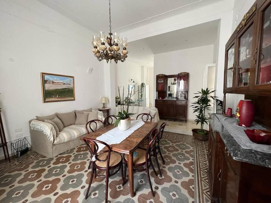 Lux Domus Apartment Bari Eksteriør bilde